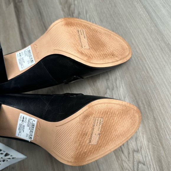 Clarks Dre’s shoes 7 - Picture 4 of 10